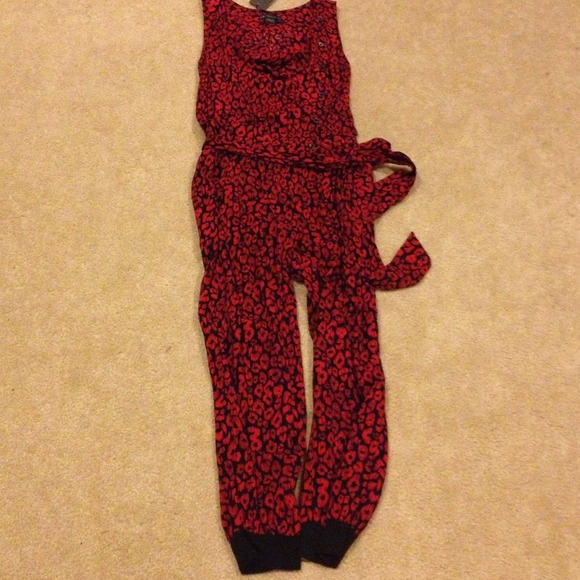 ⛔Sold for Bundle👗A/X Jumpsuit - Picture 4 of 4