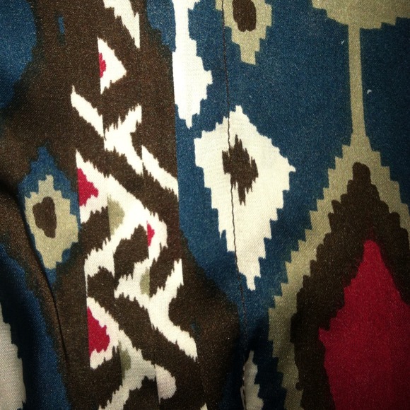 Patterned Blouse - Picture 2 of 3