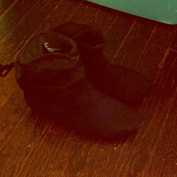 Black Slouch Boots with Tassle tie in back 8w