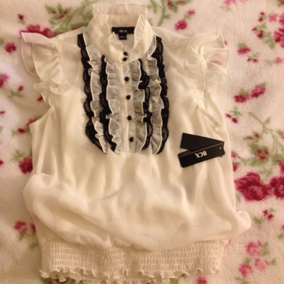 New with tag!!! White blouse with black lace.