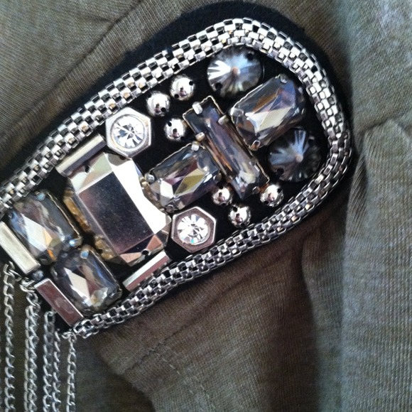 Top - Picture 2 of 2