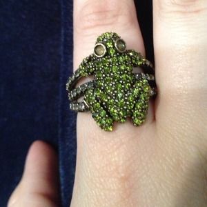 Heidi Daus frog ring