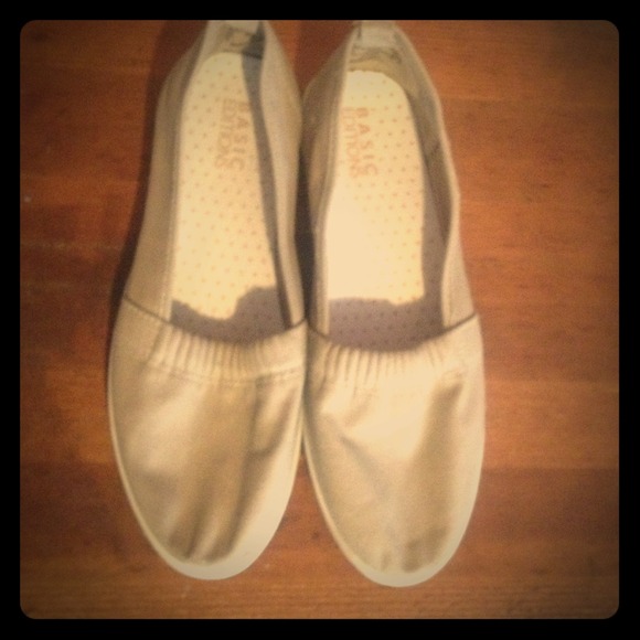 "Basic Editions" shoes