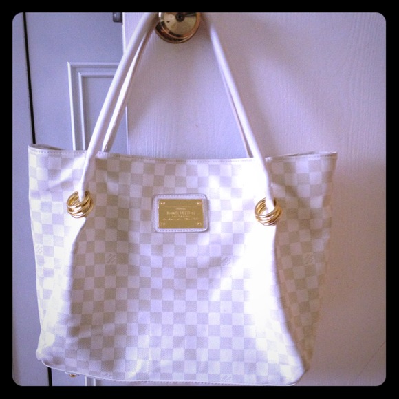 Sale!! Inspired LV tote purse