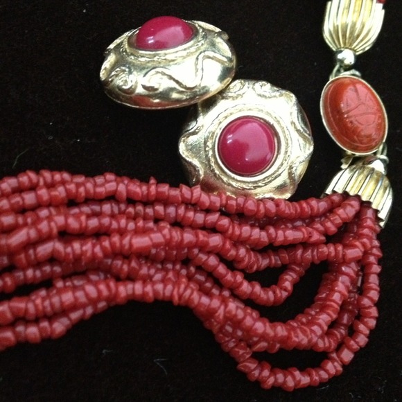 Vintage coral necklace - Picture 2 of 2