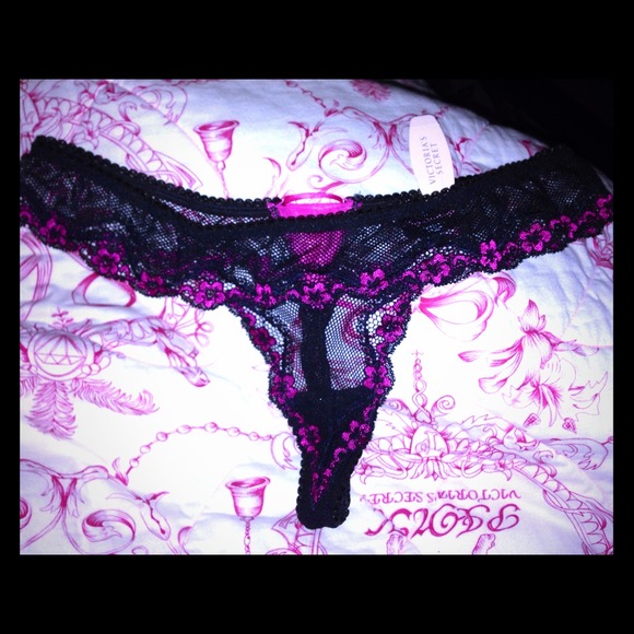 🌺Traded🌺SxyLittle things Victoria's Secret thong