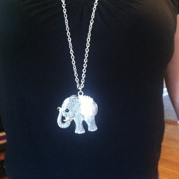 *SOLD!* Beautiful rhinestone elephant necklace