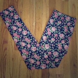 NWOT Floral Rose Leggings/Tights