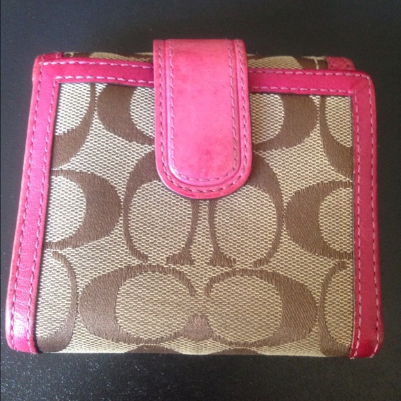 Coach - Picture 2 of 4