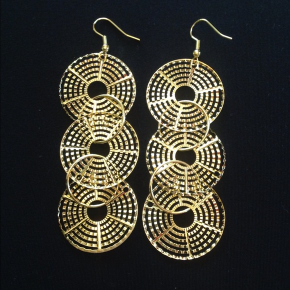 Accessories - NEVER USED! Gold Colored Circle Dangle Earrings