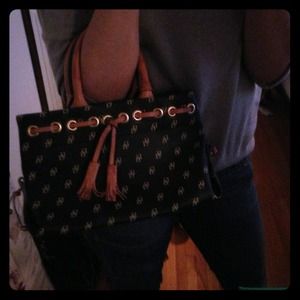 PRICE DROP - Dooney & Bourke handbag.