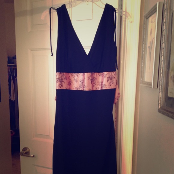 V- Neck, Hi-lo dress