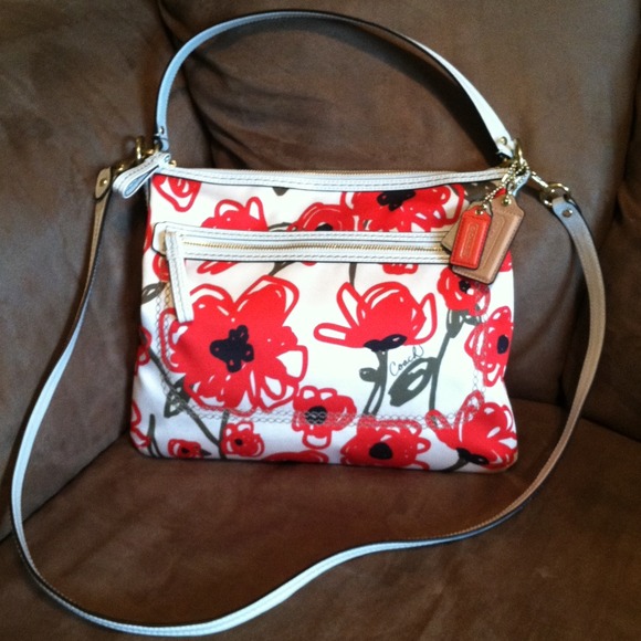 COACH BIG CROSS-BODY NEVER USED!