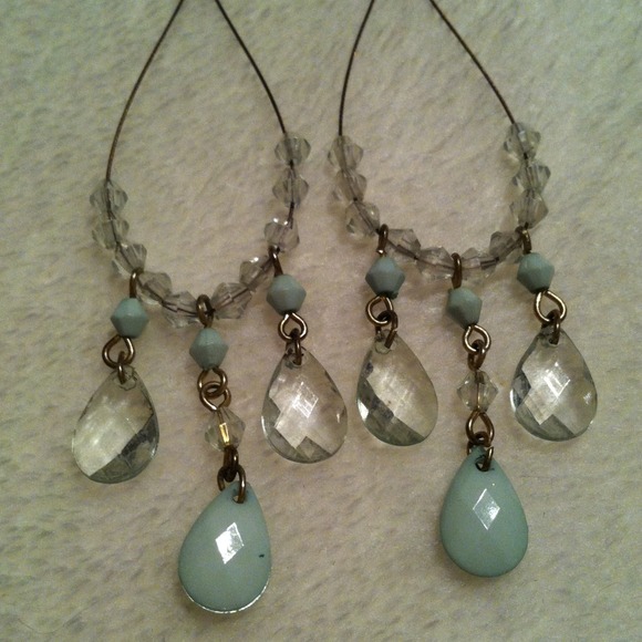 Pastel Green Dangle Earrings - Picture 2 of 2