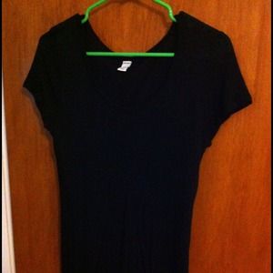 old navy black tshirt scoop neck
