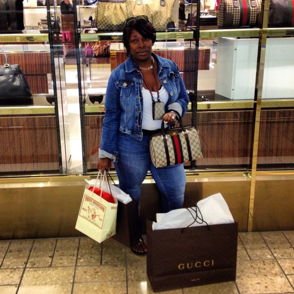 Meet your seller & my daughter - Picture 2 of 4