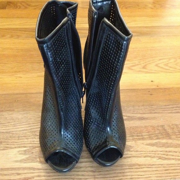 Sexy open toe boots
