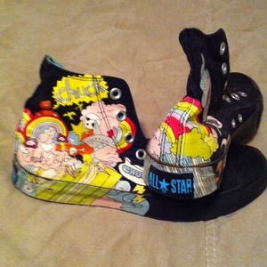 Women's size 8 chuck Taylor converse