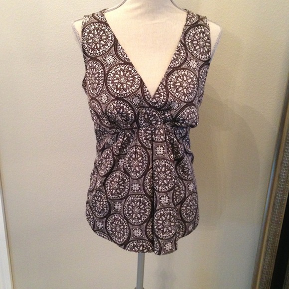 Brown patterned tank New York & Co size 8 $8