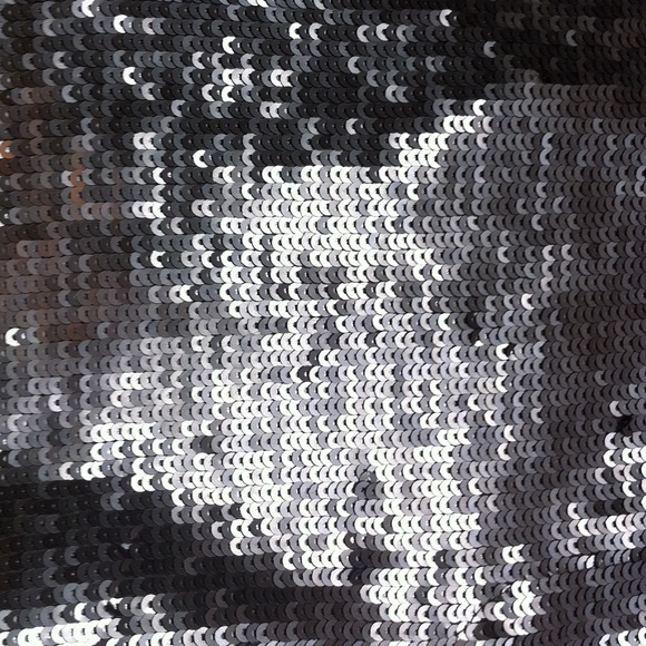 Sequins gold/pewter shorts. - Picture 3 of 3