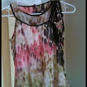 Cute & colorful top!