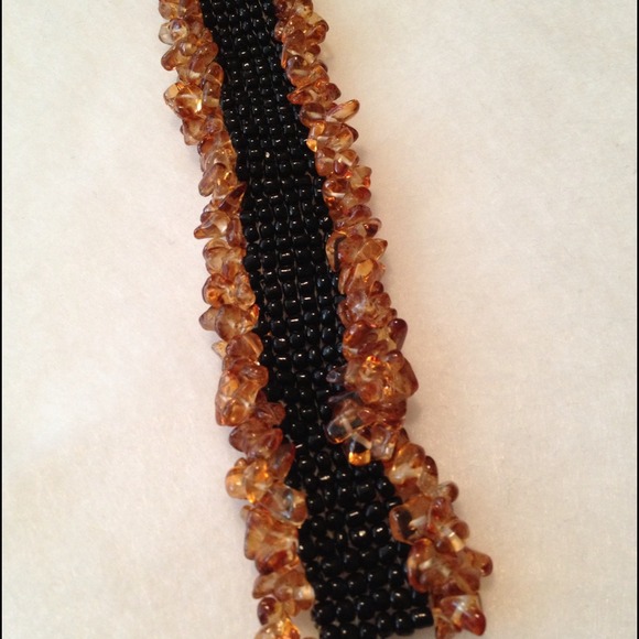 Stone frills bracelet - Picture 1 of 1