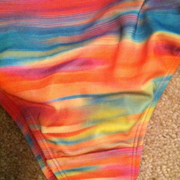 ❌SOLD❌Multi colored bikini - Picture 2 of 2