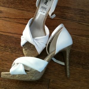 Sexy summer heels ;) Never worn!