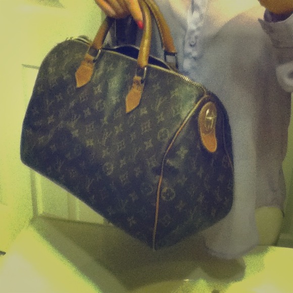 ⛔SOLD⛔Authentic Louis Vuitton speedy 35 RARE