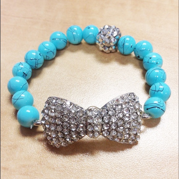 Rhinestone bow bracelet
