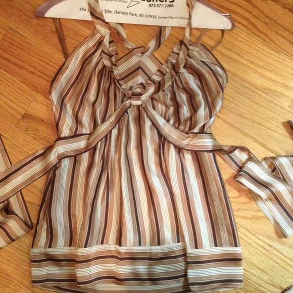Beautiful silk bcbg Cami