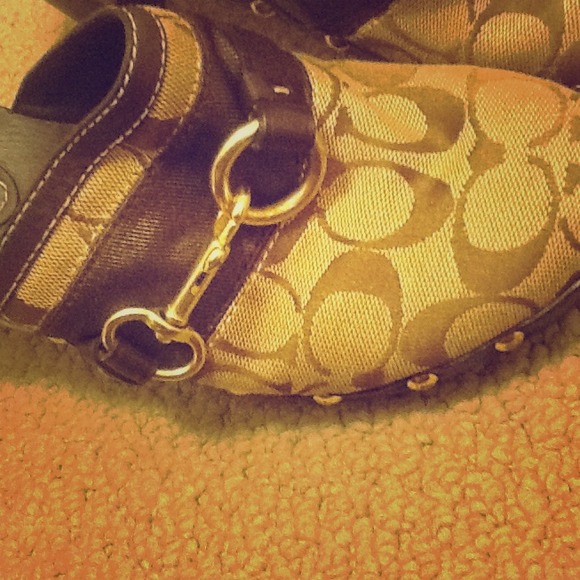 Authentic coach clogs