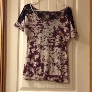 ⭐SOLD⭐Cute top from buckle