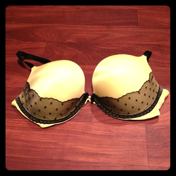 38D Victoria Secret push up bra