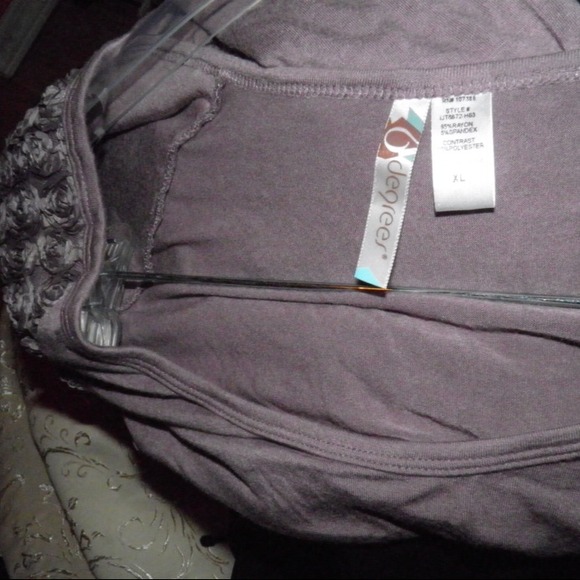 REDUCED LIGHT PURPLE TOP SIZE XL - Picture 2 of 2