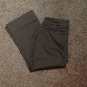 SOLD 🚫🚫🚫Cuffed work capris