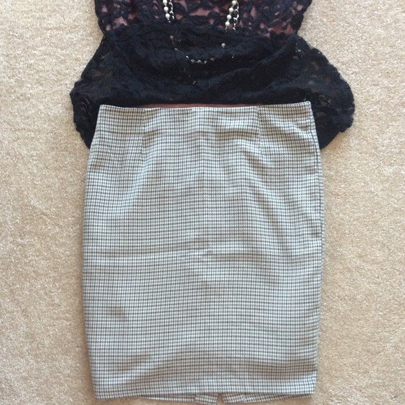 Express Pencil skirt - Picture 3 of 3