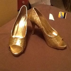 DSW GOLD PUMP