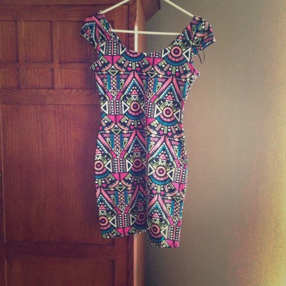 💌SOLD New Bright and bold tribal print dress