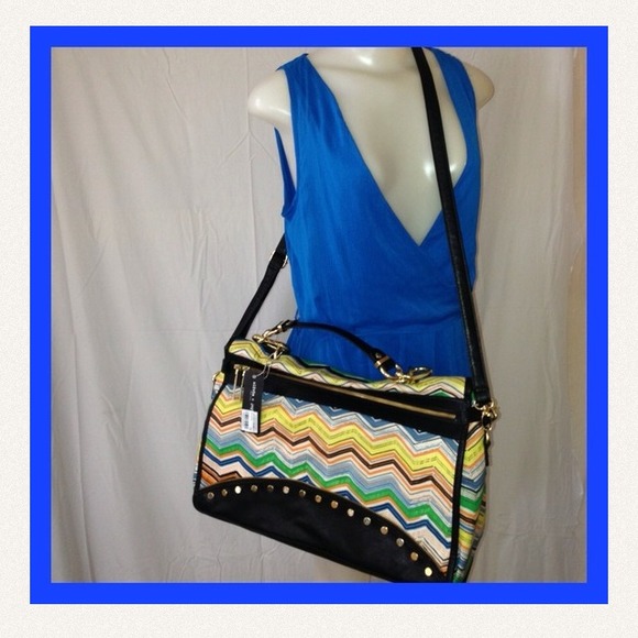 SOLD &📦with💗 - Olivia + Joy Satchel - NWT 🐝 - Picture 2 of 4