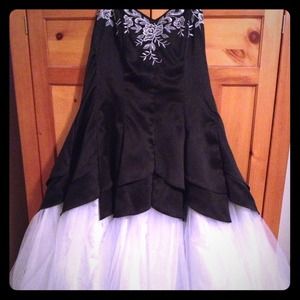 This once-worn dress is great for prom!