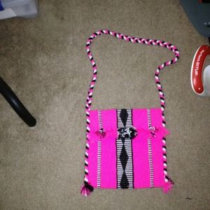 🔴Sold!🔴Cross body hot pink tribal print bag