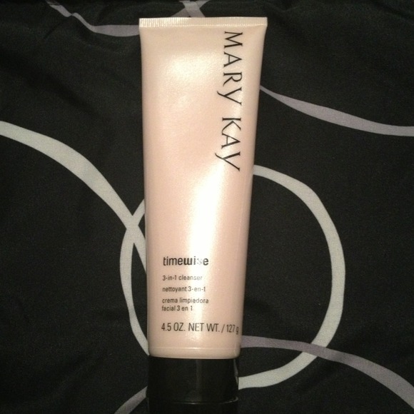 🔴Reduced🔴 Mary Kay Timewise 3 in 1 cleanser.