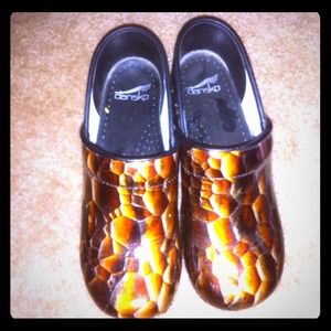 SOLD🎉🎉Tiger eye Dansko!