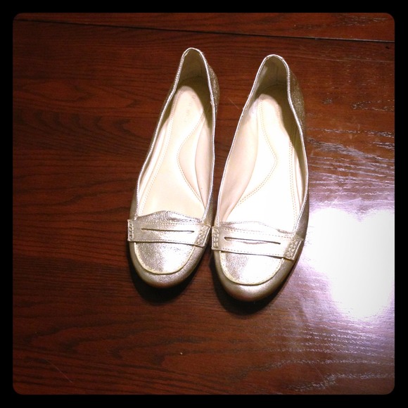 Nine West Gold Flats