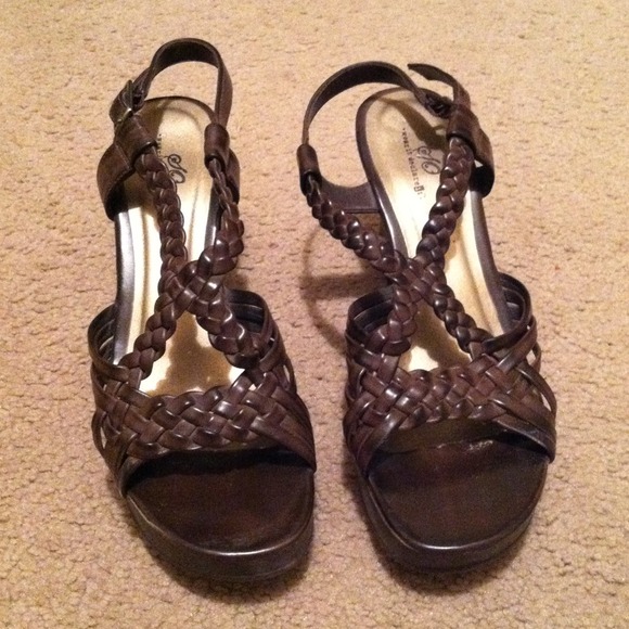 Platform sandals