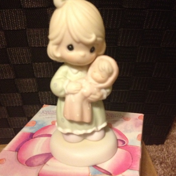 🌀Sold🌀Previous Moments Figurine