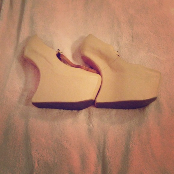 Jeffrey Campbell