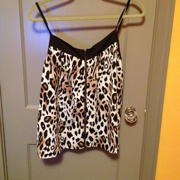 Reserved!!! Leopard top. - Picture 1 of 1