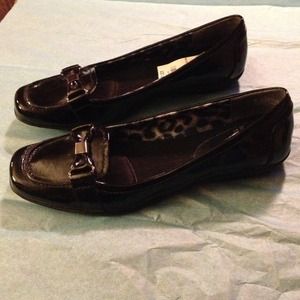 Black patent flats